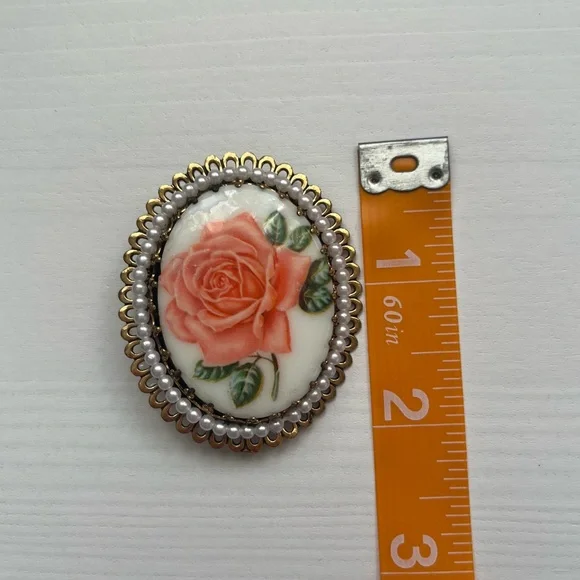 Vintage 1950’s Rose Ceramic Pin Brooch - Picture 6 of 6